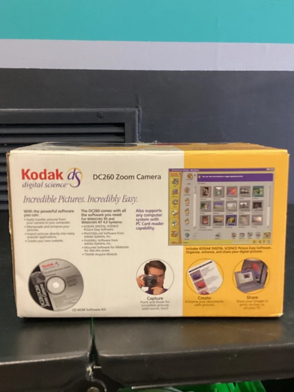 Kodak DC260 Zoom Camera Box with Gray Camera Image